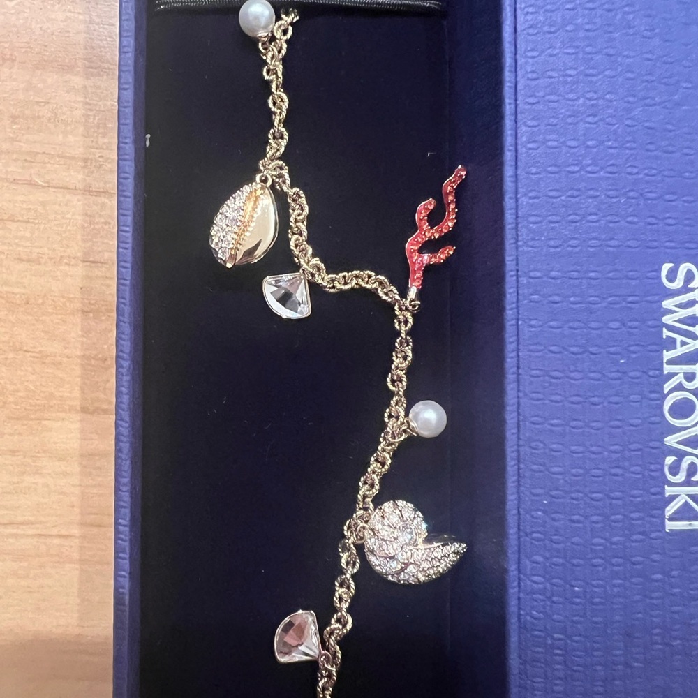 NEW Swarovski Ocean Charm Bracelet Gold Tone Crystal Shell Coral Pearl Dangle - Picture 3 of 6